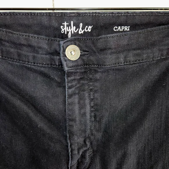 Style & Co. Black Plus Size 24w Capris - Picture 5 of 10